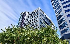 Victoria, 2-Bedroom Apartment